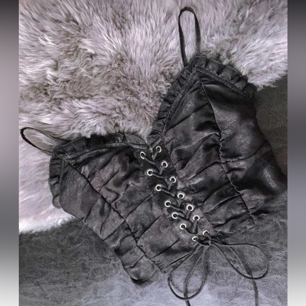 🔥Black Corset Look Top with Lace-Up Detail🔥